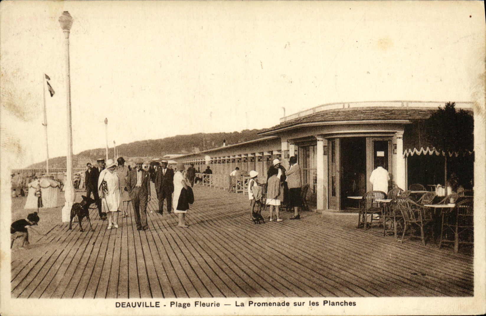 Deauville - Plage Fleurie — La Promenade sur les Planches