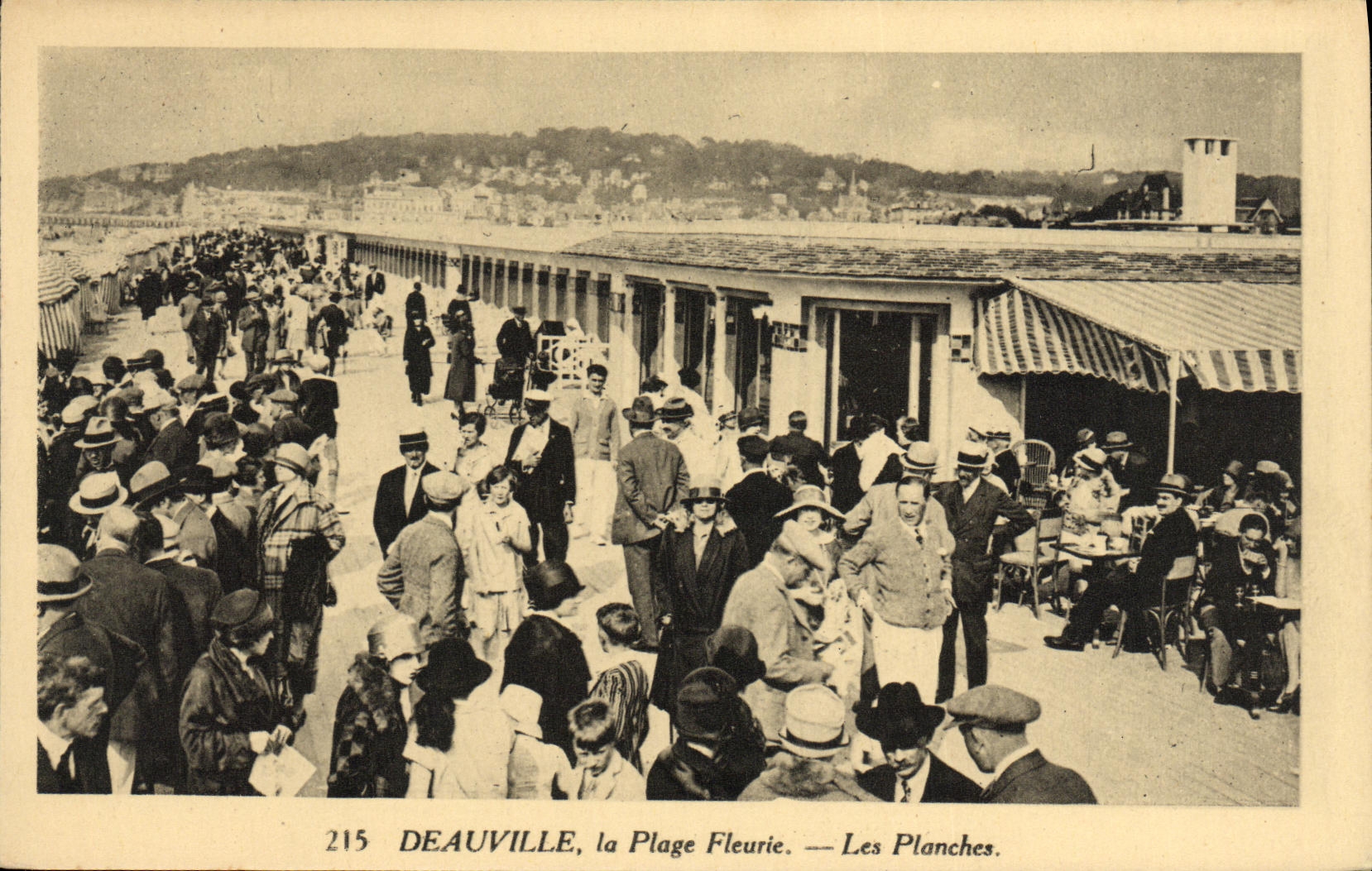 Deauville, Die Blühende Strände — Die Planches — Verlag: Levé et Nourdin, Paris