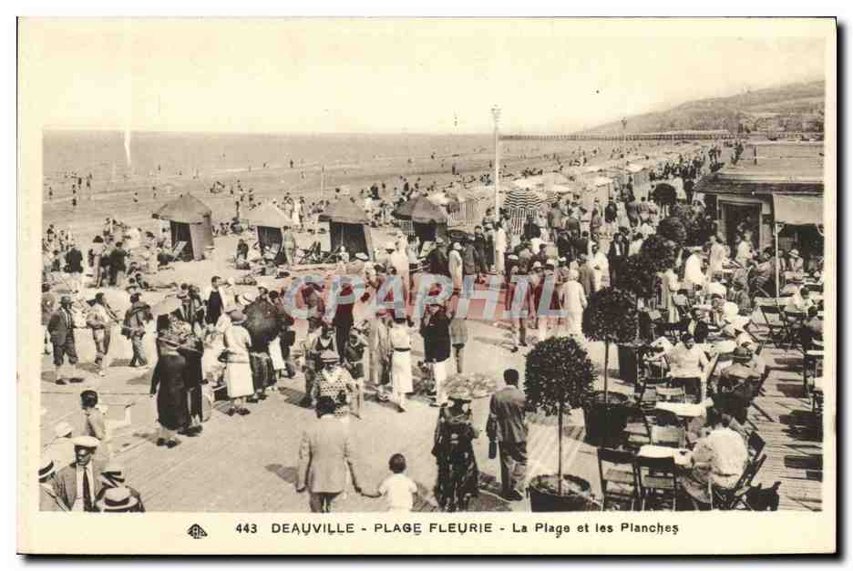 Deauville - Plage Fleurie - La Plage et les Planches — CPAPHIL n°443