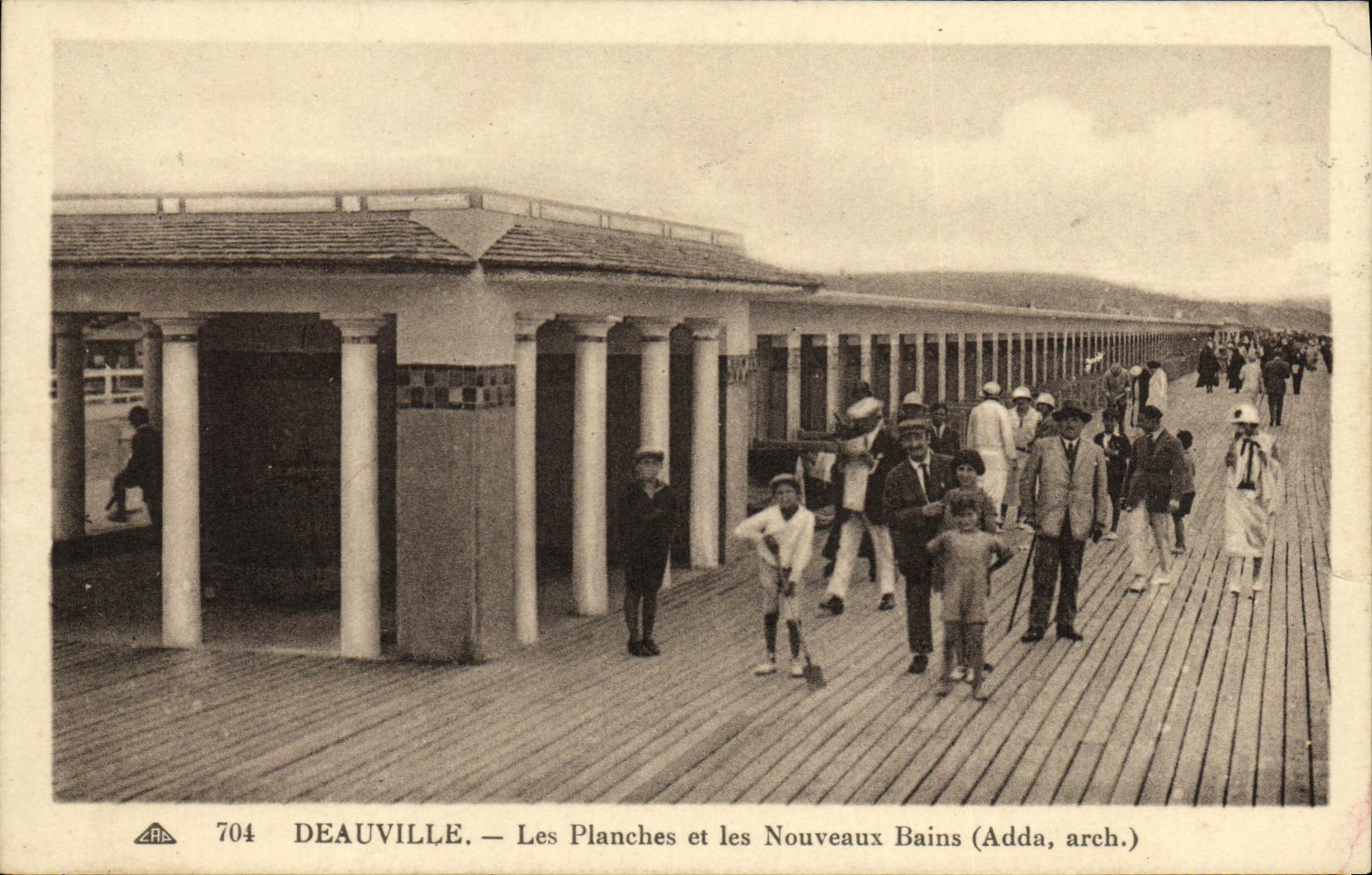 Deauville — Die Planches und die Neuen Bäder (Adda, arch.)