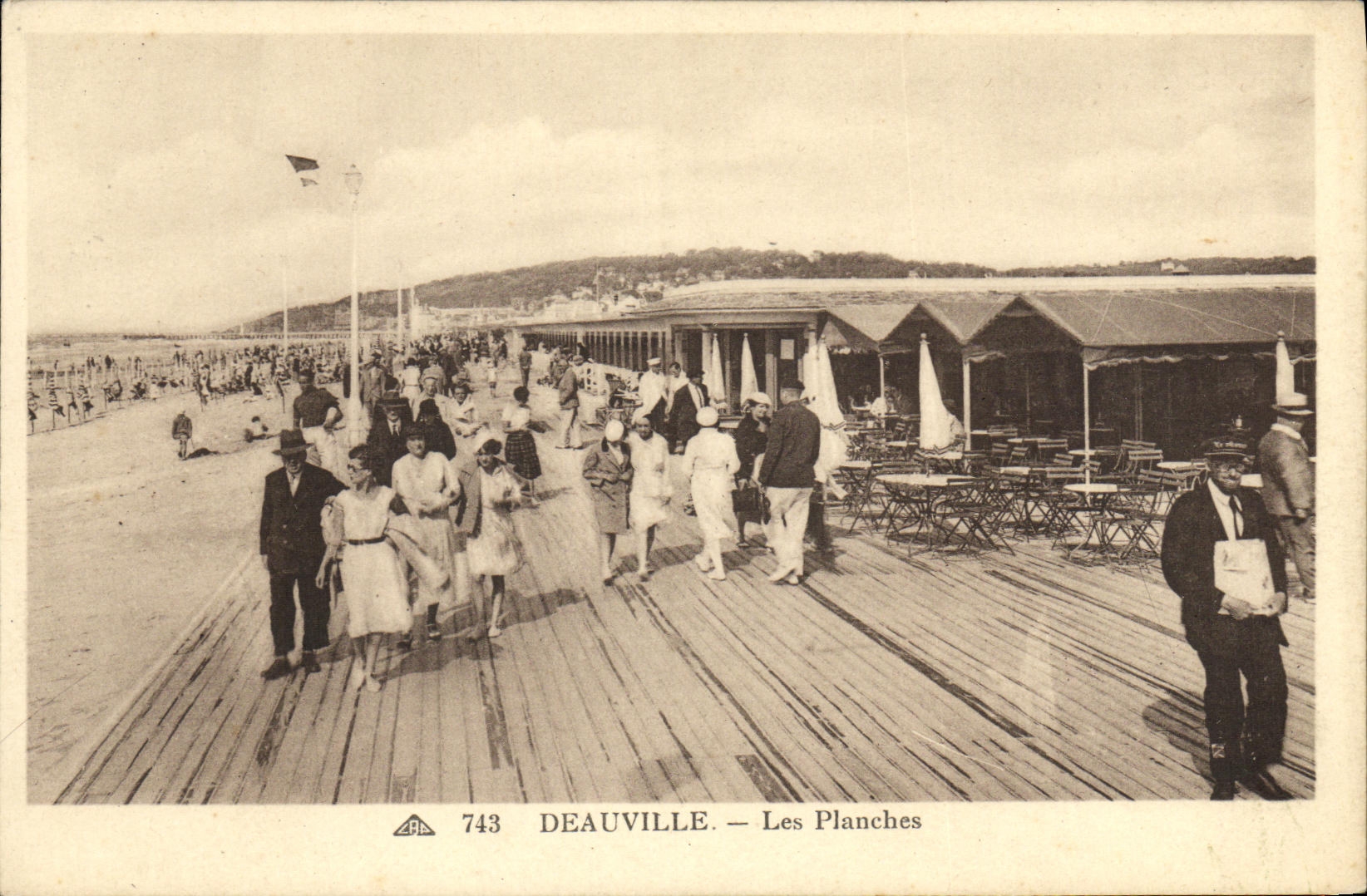 Deauville — Les Planches — éditeur A.P.E. n° 743