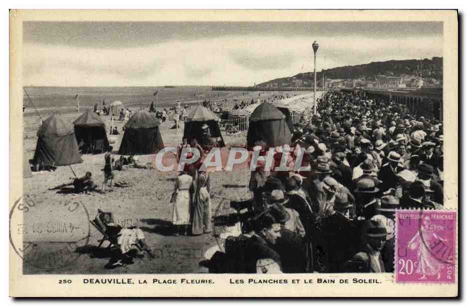 Deauville, La Plage Fleurie — Les Planches et le Bain de Soleil — éditeur CPAPHIL, n° 250