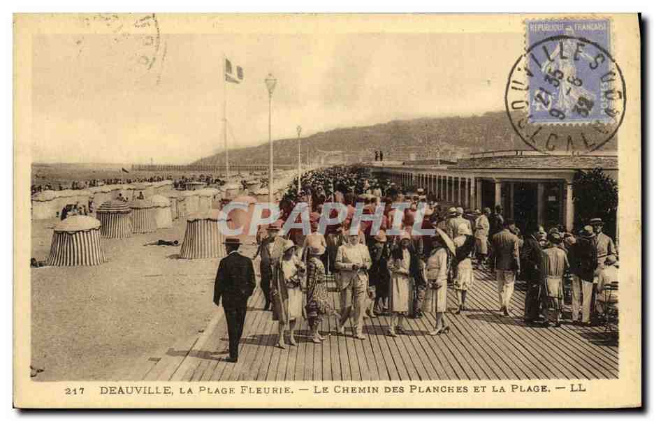 Deauville, La Plage Fleurie — Le Chemin des Planches et la Plage — LL