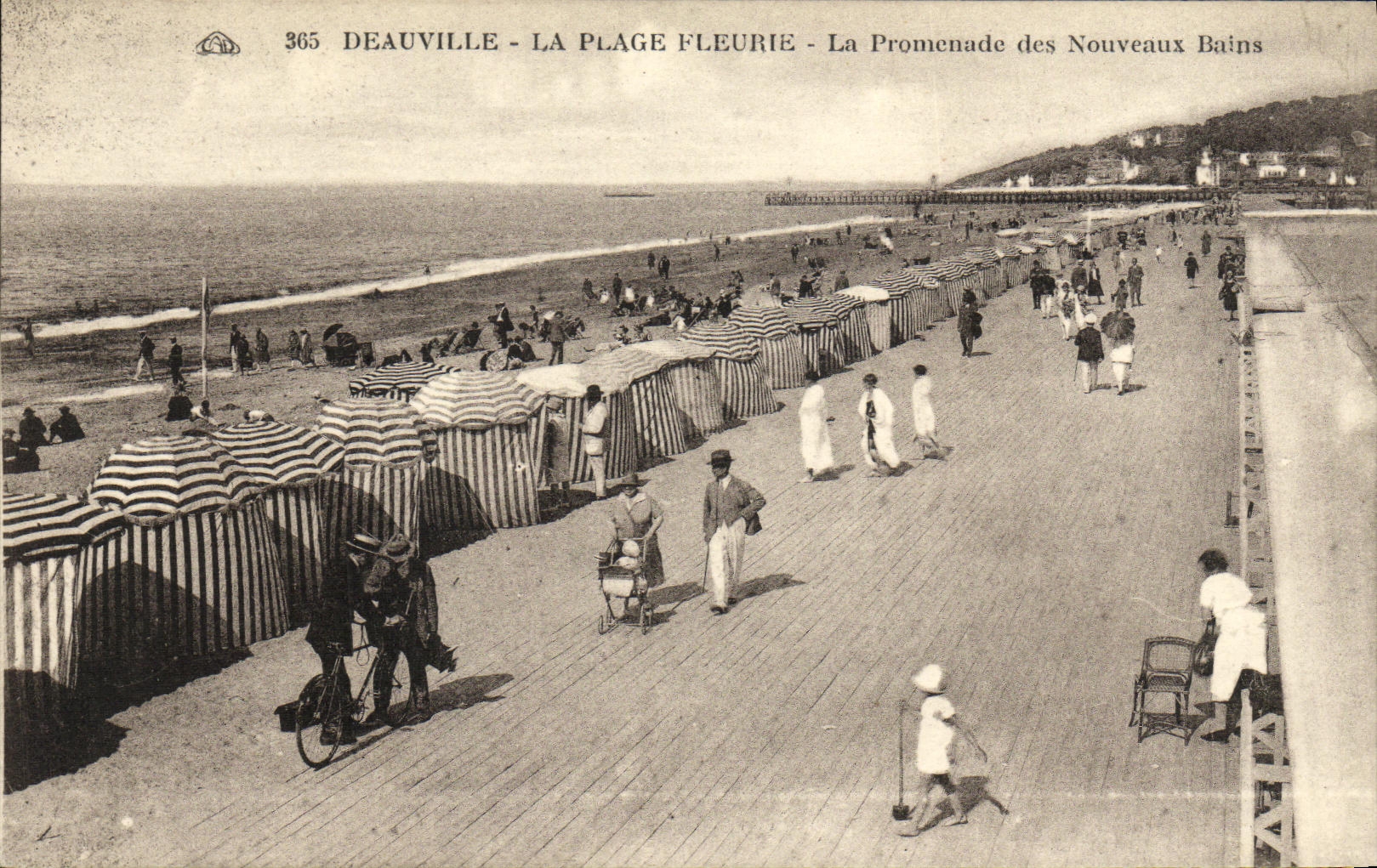 Deauville - La Plage Fleurie - La Promenade des Nouveaux Bains