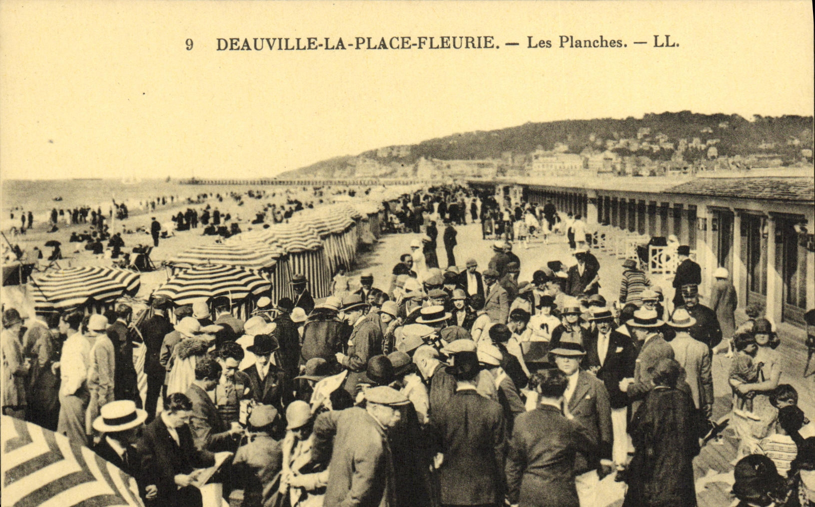Deauville-La-Place-Fleurie — Les Planches — LL.