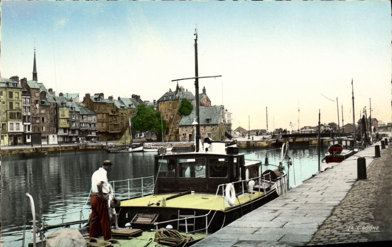 Honfleur — Le vieux bassin et la Lieutenancé — Edition La Cigogne