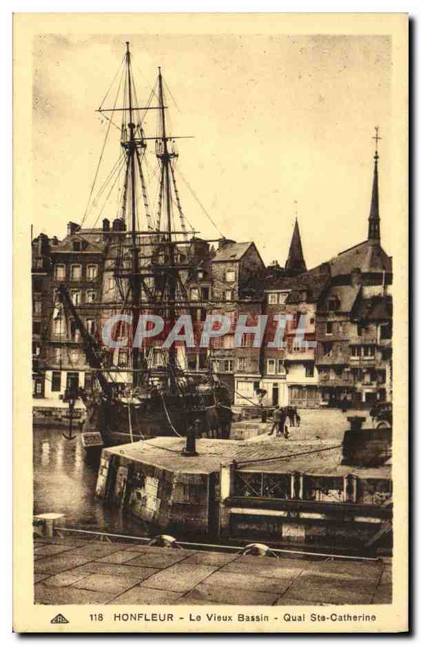 Honfleur — Le Vieux Bassin — Quai Sainte-Catherine — éditeur C. R. Atacienne des Arts Photomécaniques, Strasbourg — n° 118
