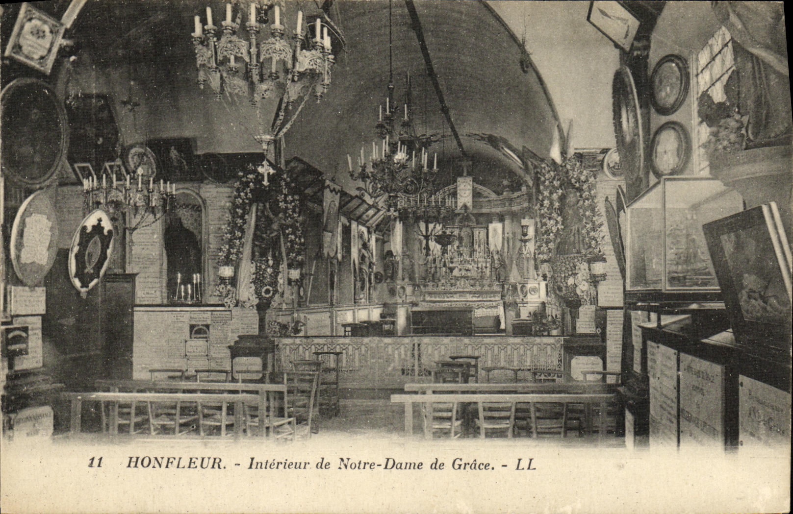 HONFLEUR — Intérieur de Notre-Dame de Grâce — LL