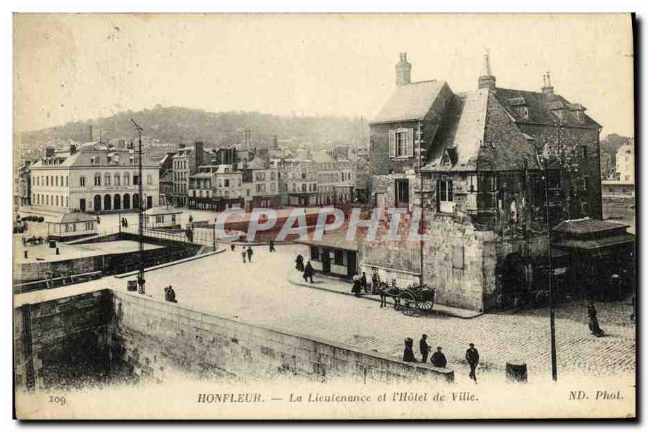 CPA Honfleur La Lieutenance et L Hotel
