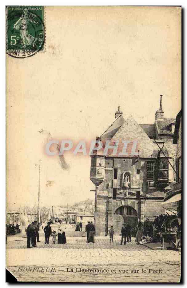 CPA Honfleur La Lieutenance et Vue Sur le Port