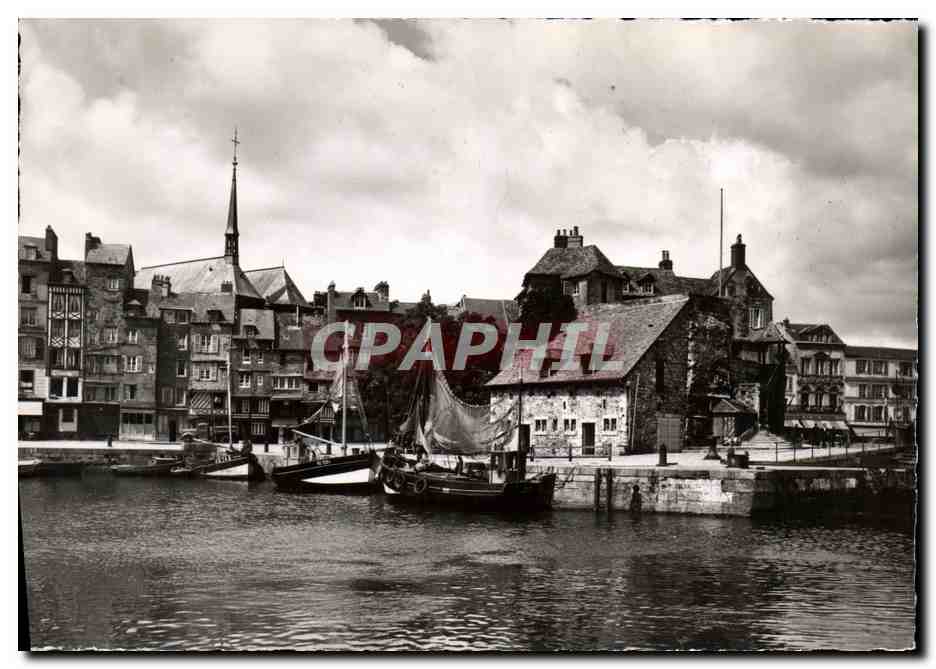 CPM Honfleur La Lieutenance Vieux Bassin