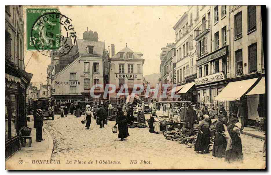 Honfleur — La Place de l'Obélisque — ND Phot.
