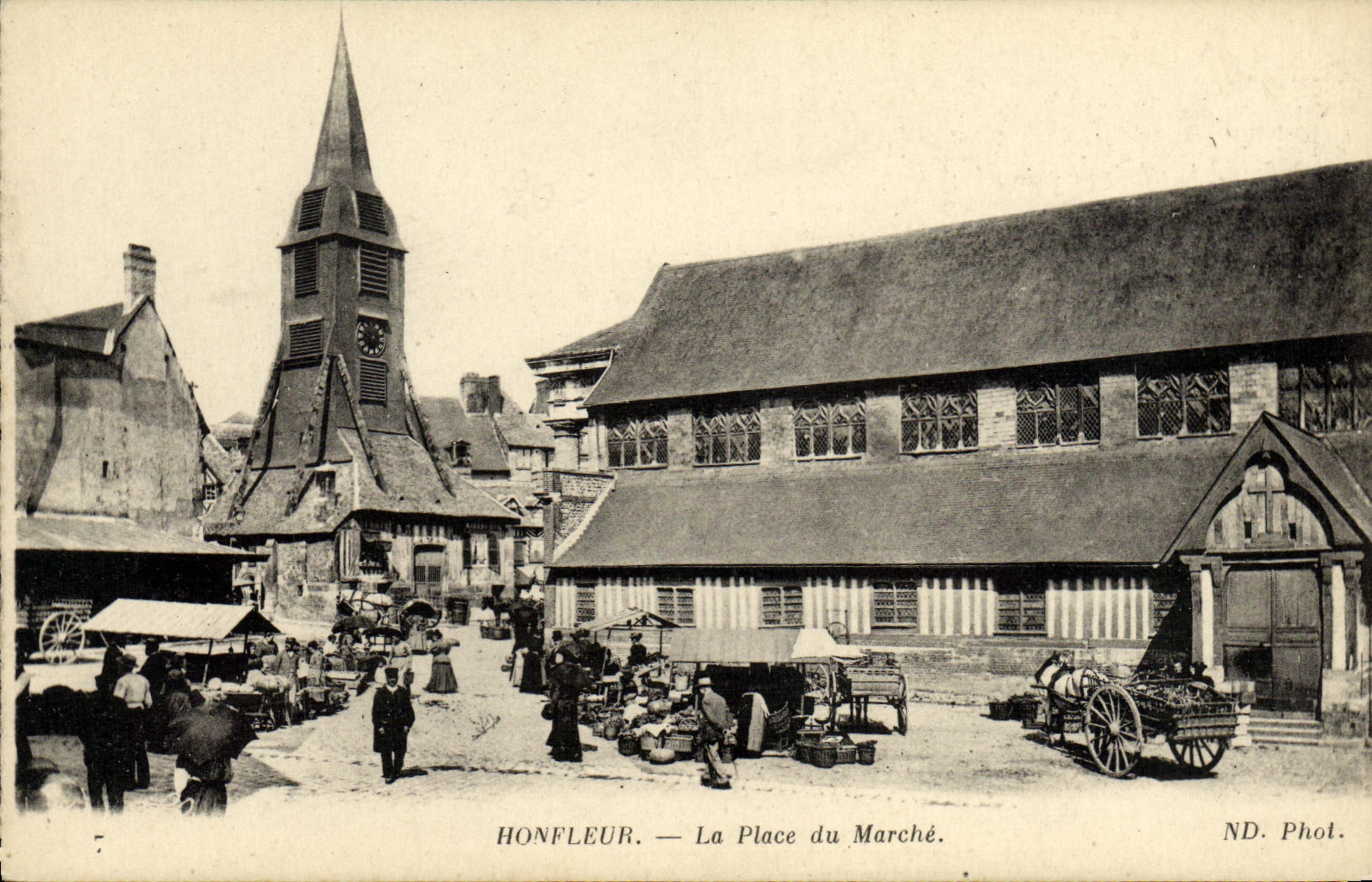 Honfleur — La Place du Marché — ND. Phot.