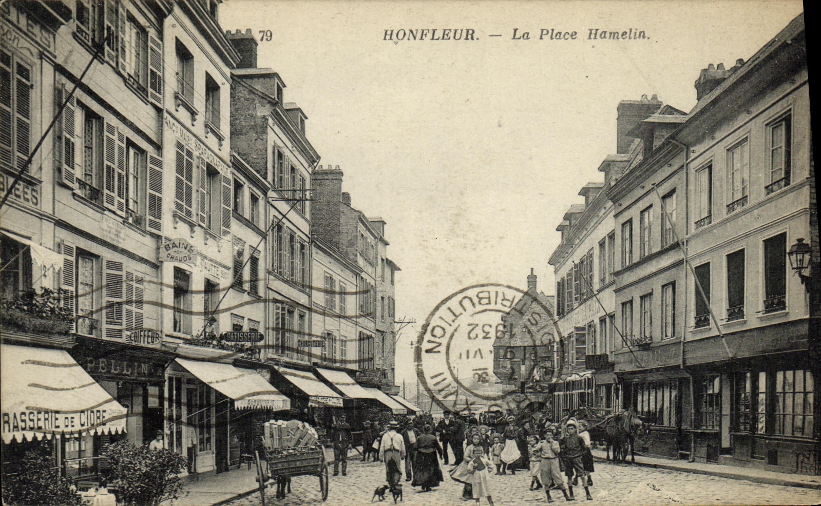 CPA Honfleur La Place Hamelin Enfants
