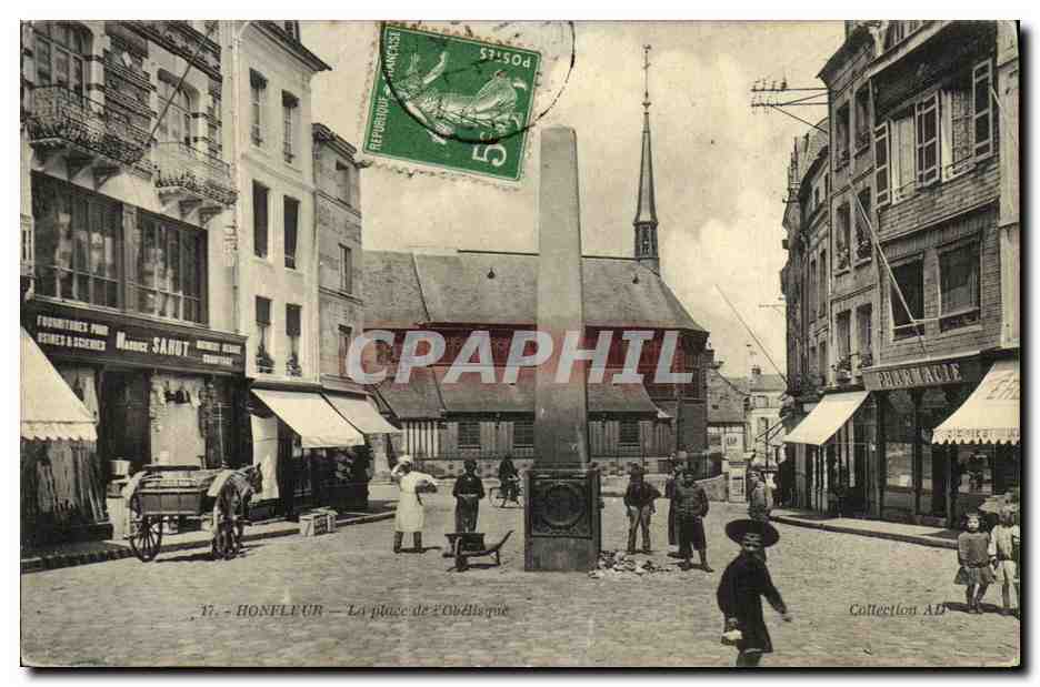 Honfleur — La place de l'Obélisque — éditeur non visible