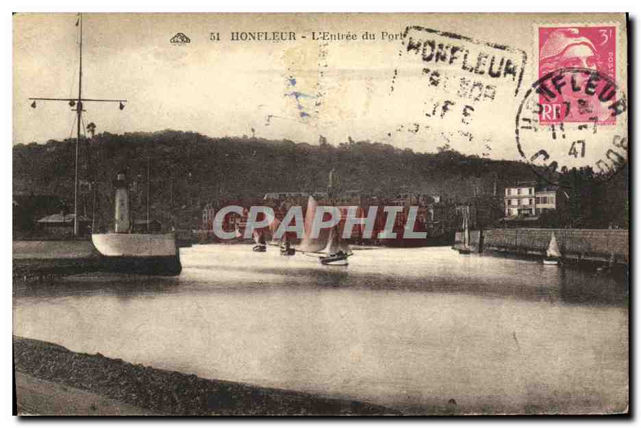 Honfleur - L'Entrée du Port — éditeur CPAPHIL, n° 51