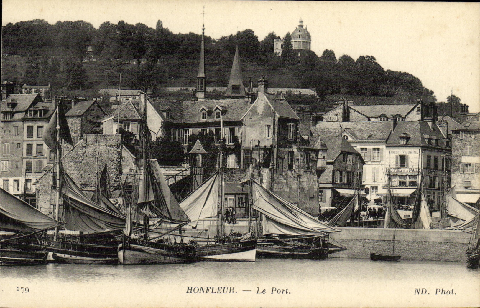 Honfleur — Le Port. — ND. Phot.