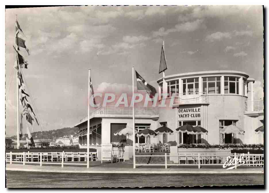 Deauville Yacht-Club — vue du bâtiment et des drapeaux — Éditions Lavelle & Cie