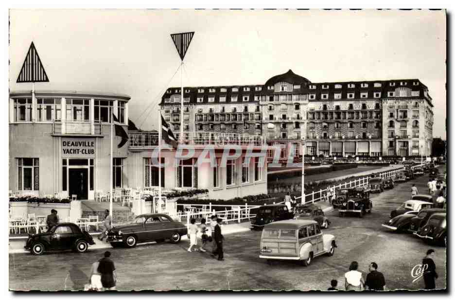 Deauville - Le Yacht-Club et l'Hôtel Royal — C.A.P., Paris