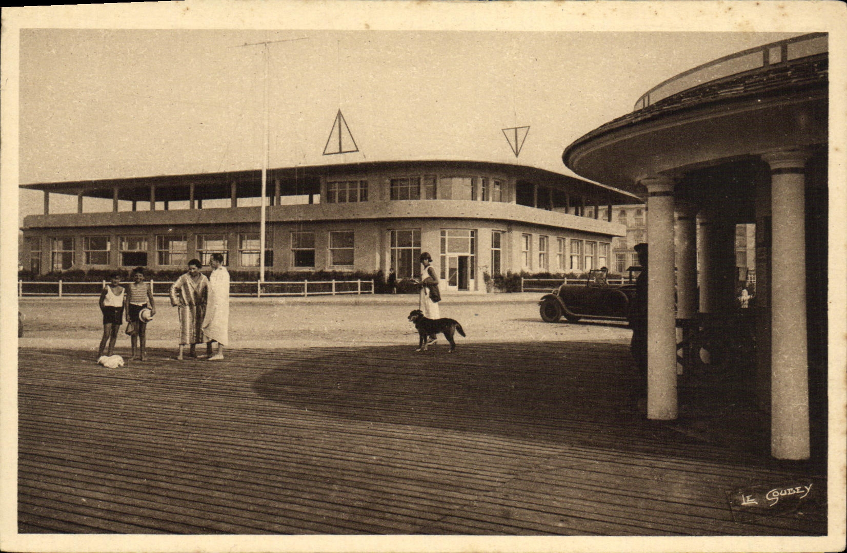 Le Yacht Club à Deauville — Deauville (Calvados) — Éditeur A. Voyssière, n°4463