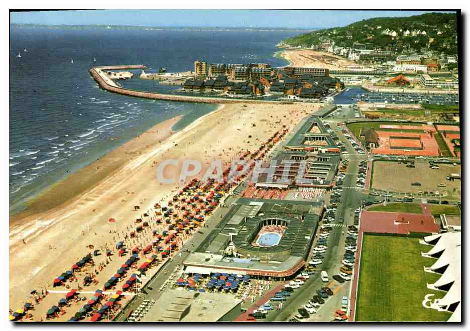 Deauville (Calvados) — Vue aérienne du front de mer — Éditions Normandies LE GOUBEY