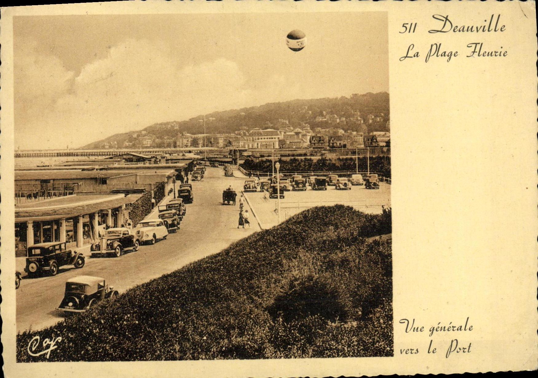 Deauville — La Plage Fleurie — Vue générale vers le Port — 511