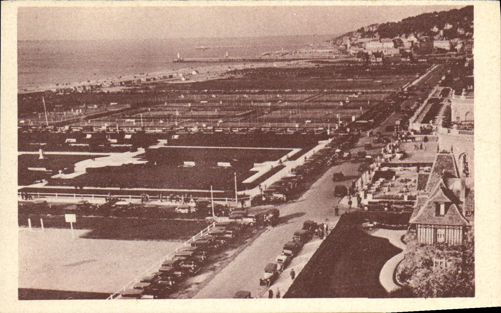 Deauville — Vue générale des Jardins et de la Plage