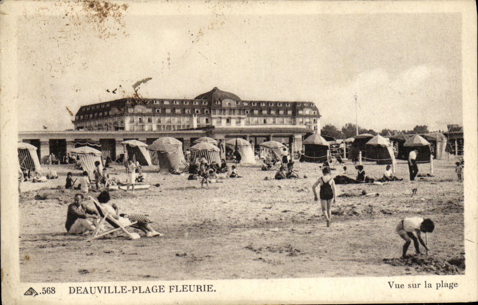 Deauville-Plage Fleurie — Vue sur la plage — Cité des Arts Photogénique, Strasbourg, n°568