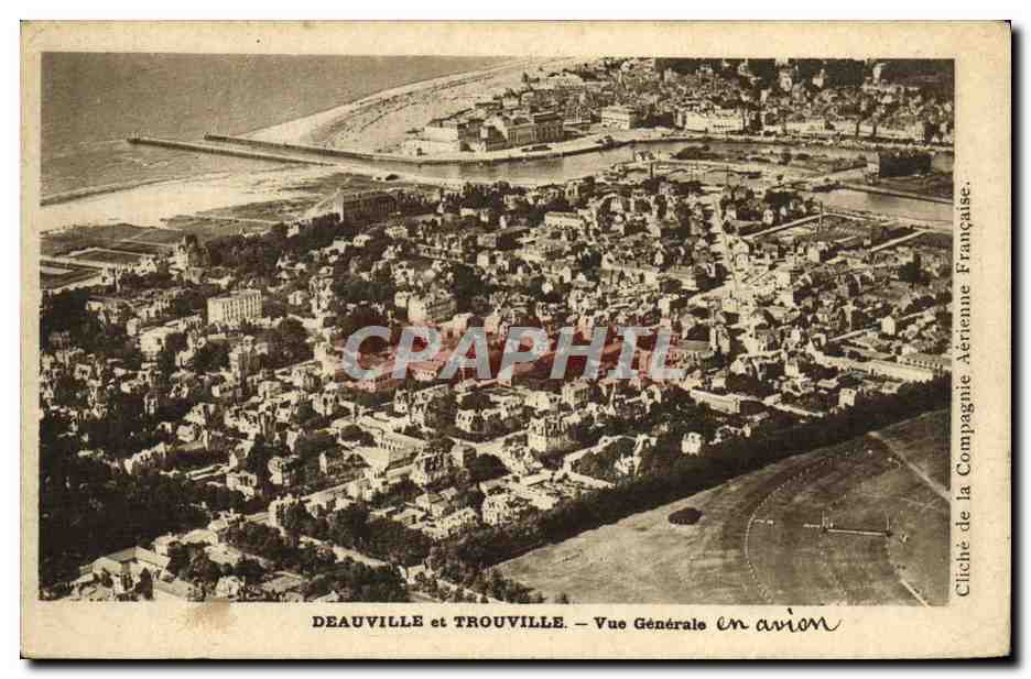 CPA Deauville et Trouville Vue generale 