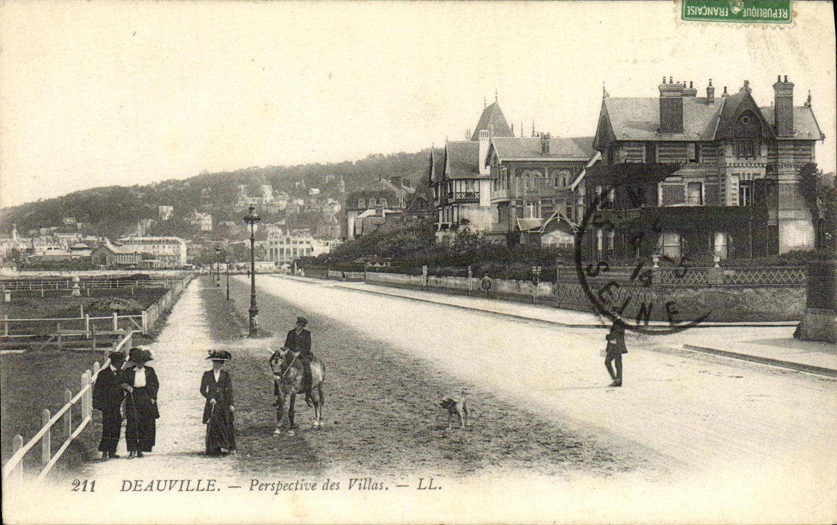 Deauville — Perspective des Villas — LL. — n°211