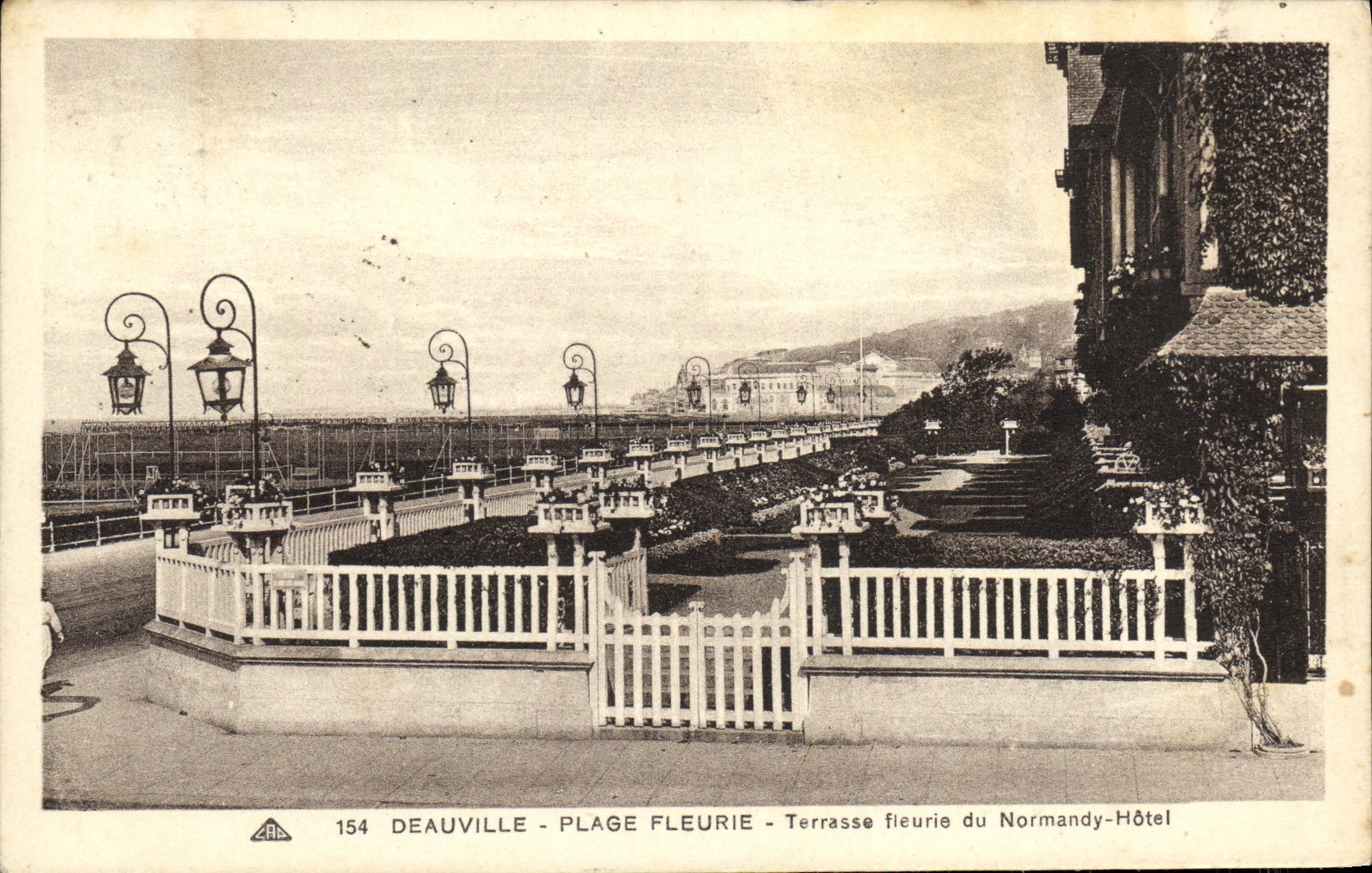Deauville - Plage Fleurie - Terrasse fleurie du Normandy-Hôtel