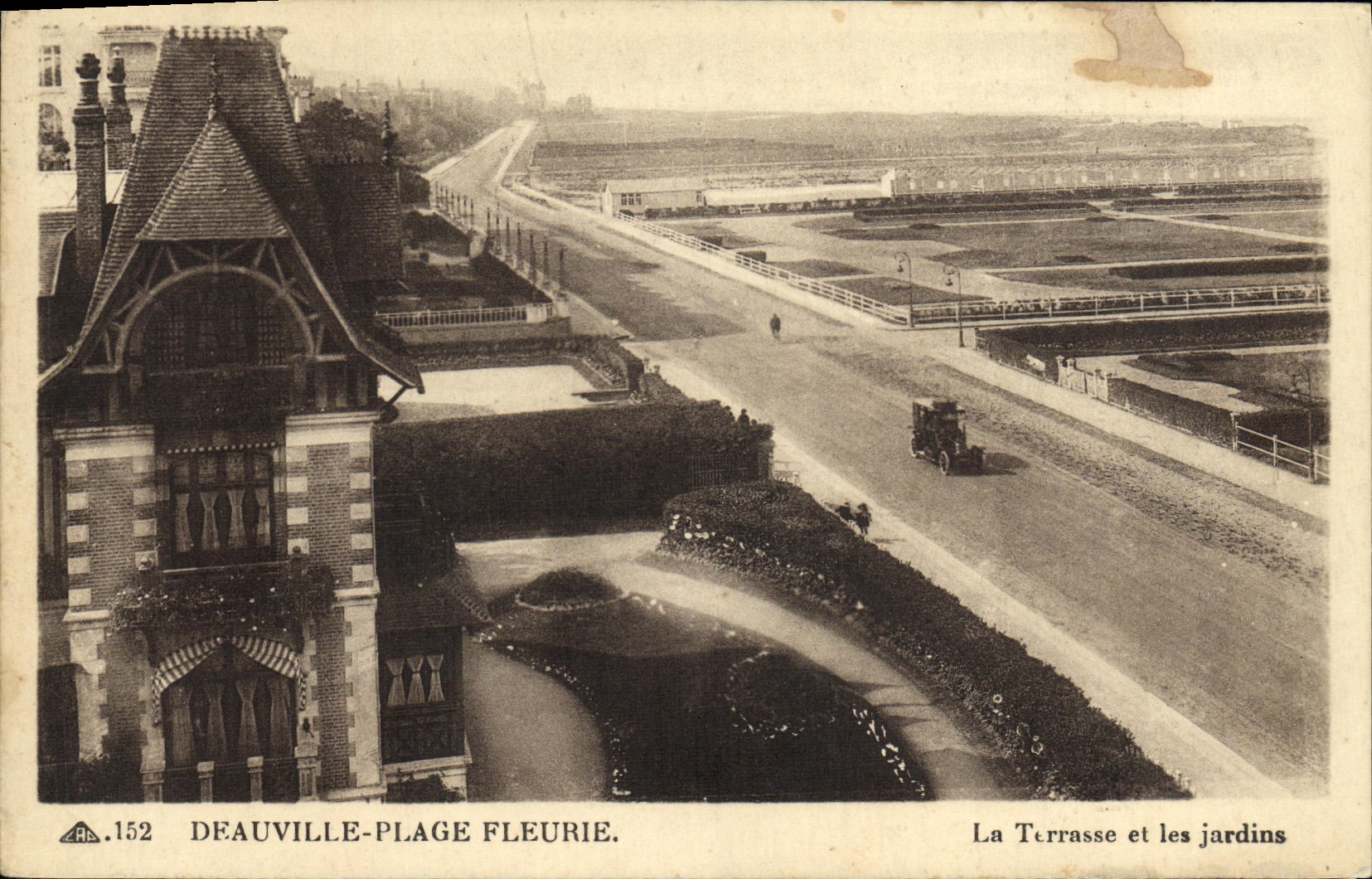 Deauville-Plage Fleurie — La Terrasse et les jardins — C° des Arts Photographiques