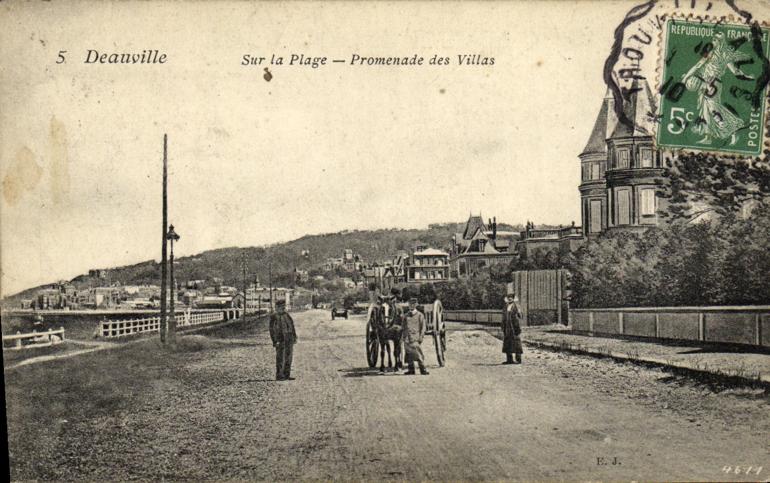 Deauville — Sur la Plage — Promenade des Villas — E.J. n°4617