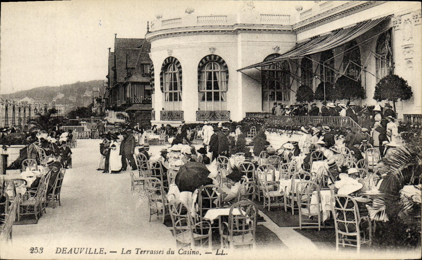 Deauville — Les Terrasses du Casino — LL. n°253