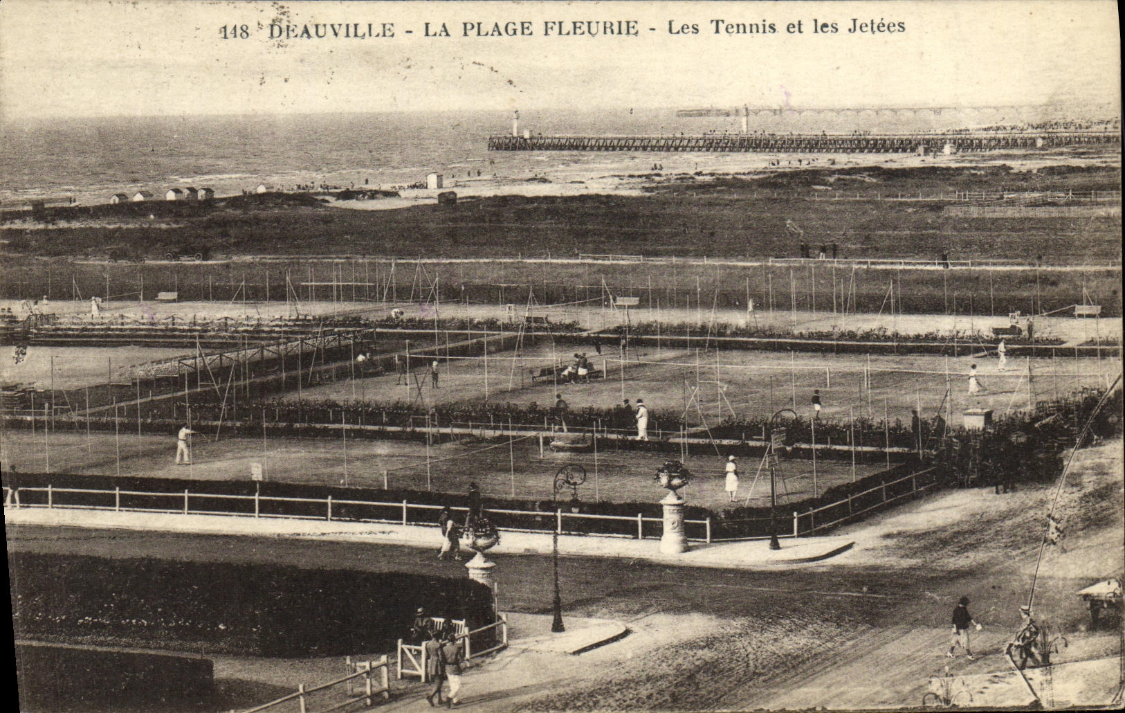 Deauville - La Plage Fleurie - Les Tennis et les Jetées