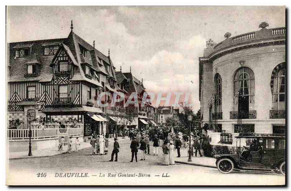 Deauville — La Rue Gonlaut-Biron — LL. n°216
