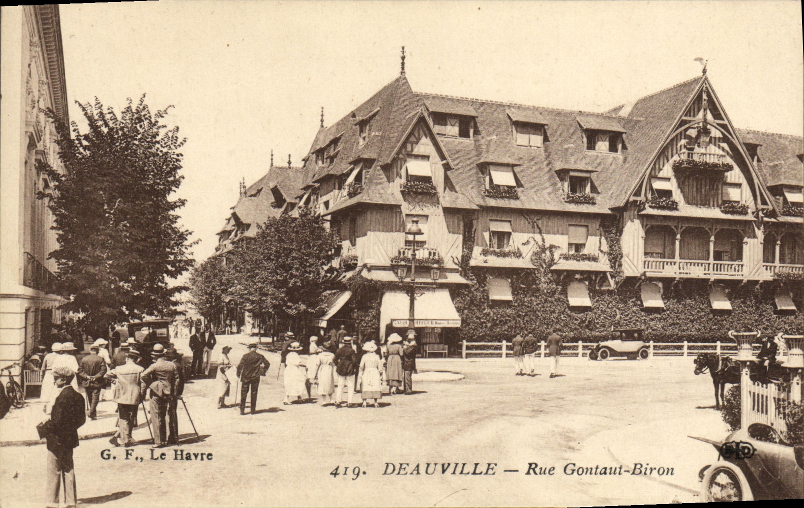 CPA Deauville Rue Gontaut Biron