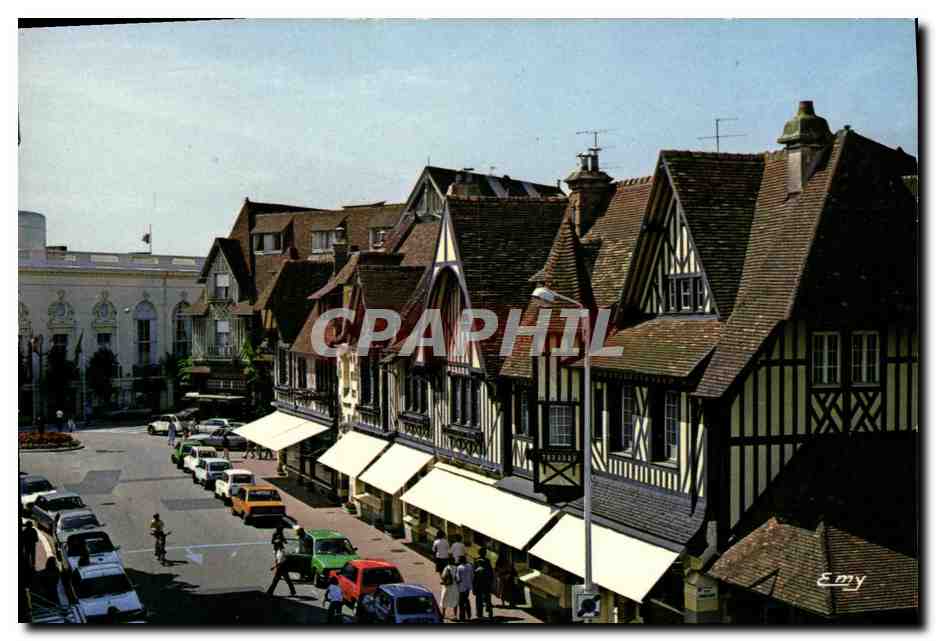 Deauville (Calvados) — Les façades normandes de la rue Eugène Colas. A gauche, le casino — Éditeur LE GOUBEY, n° 4 036