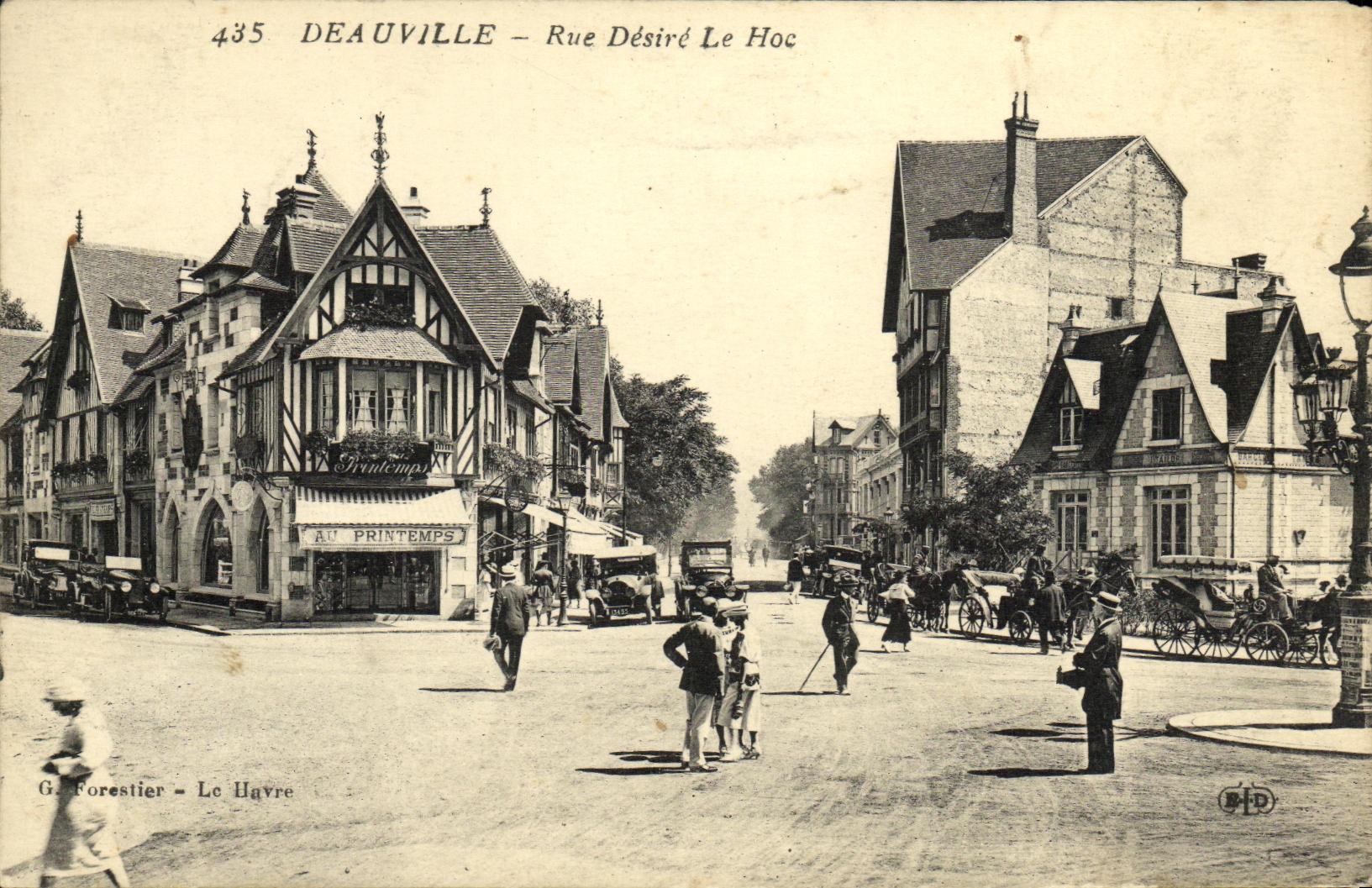CPA Deauville Rue Desire Le Hoc Magasin au Printemps