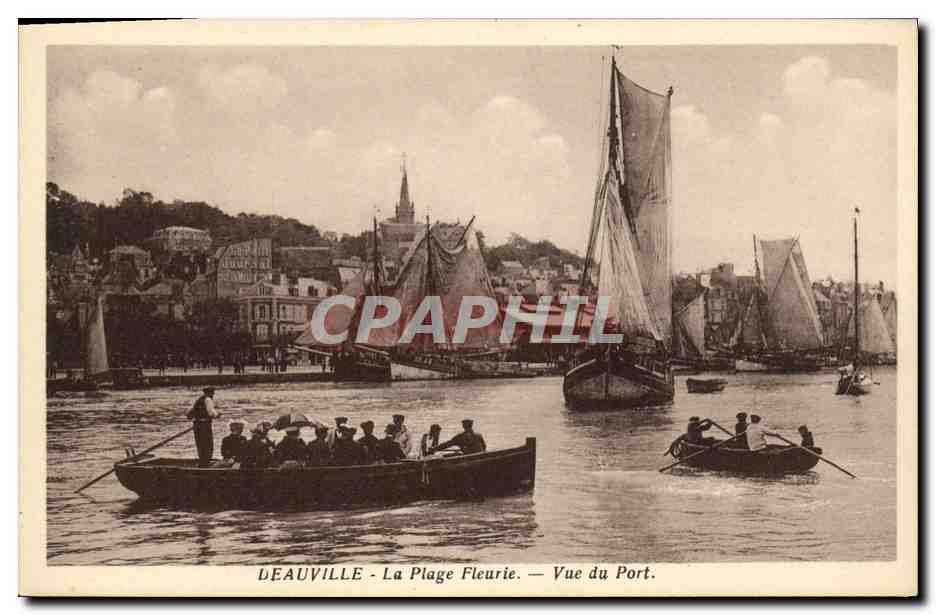 Deauville - La Plage Fleurie — Vue du Port — Royal Photo, Deauville