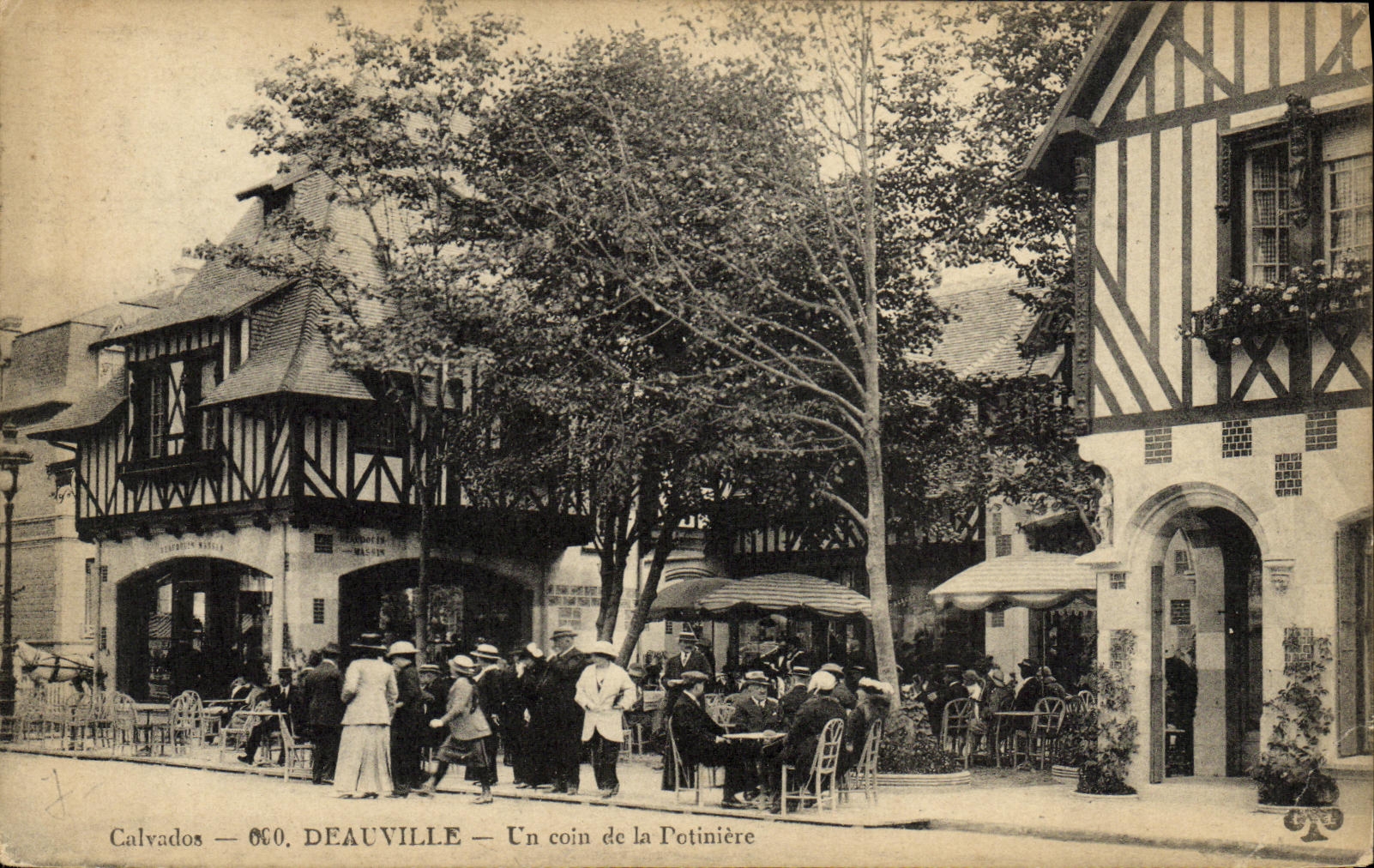 Deauville — Un coin de la Potinière — Éditeur Léonard Mallet