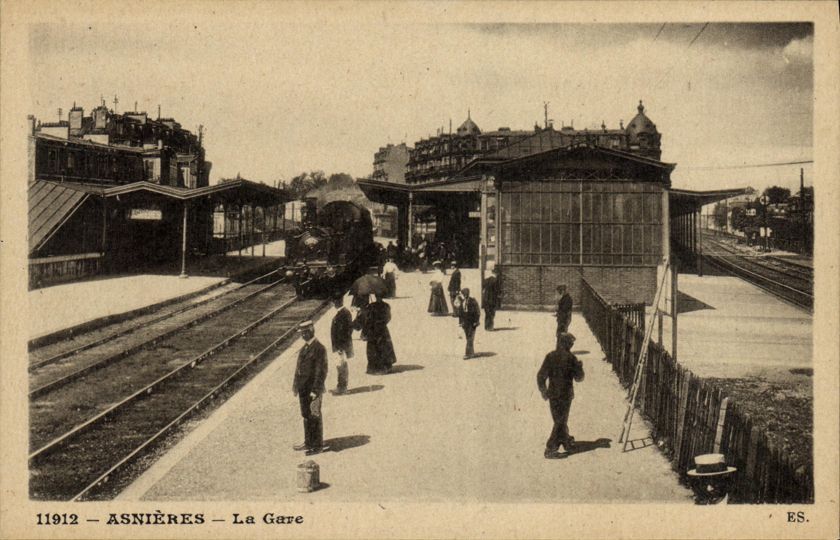 CPA Asnieres La Gare Train 