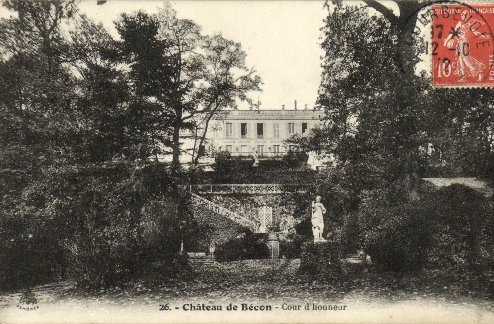 CPA Chateau de Becon Cour d honneur