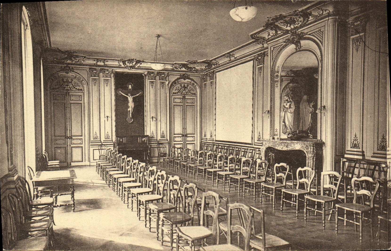 CPA Boulogne sur Seine Salon des Eleves Cours Dupanloup