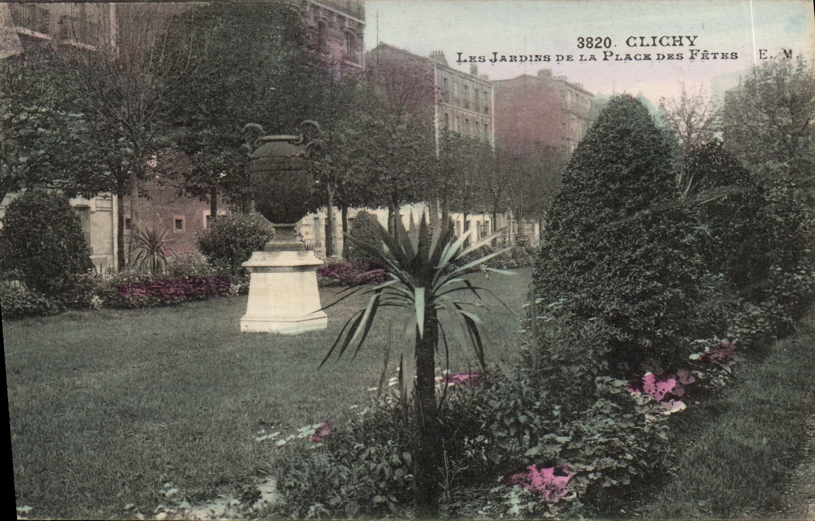 CPA Clichy Les Jardins de la Place des Fetes