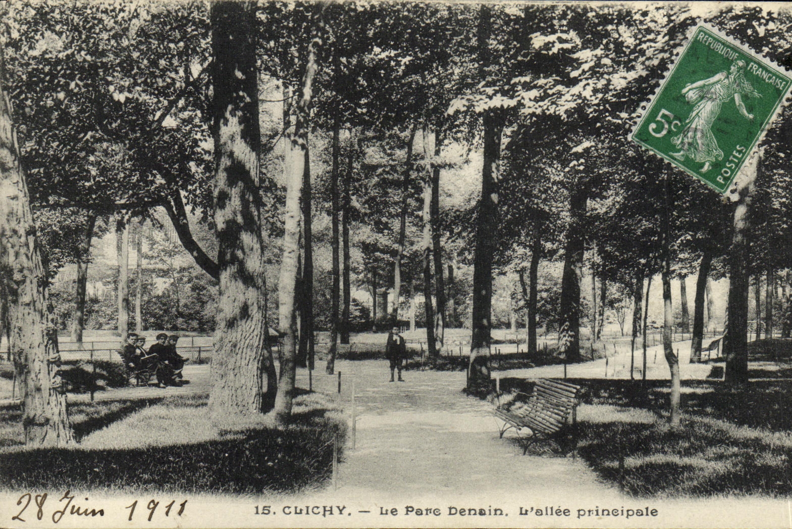 CPA Clichy Le Parc Denain L allee Principale