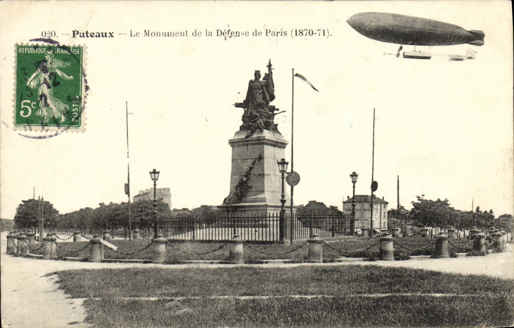CPA Puteaux Le Monument de la Defense de Paris 1870 1871 Militaria Zeppelin dirigeable 