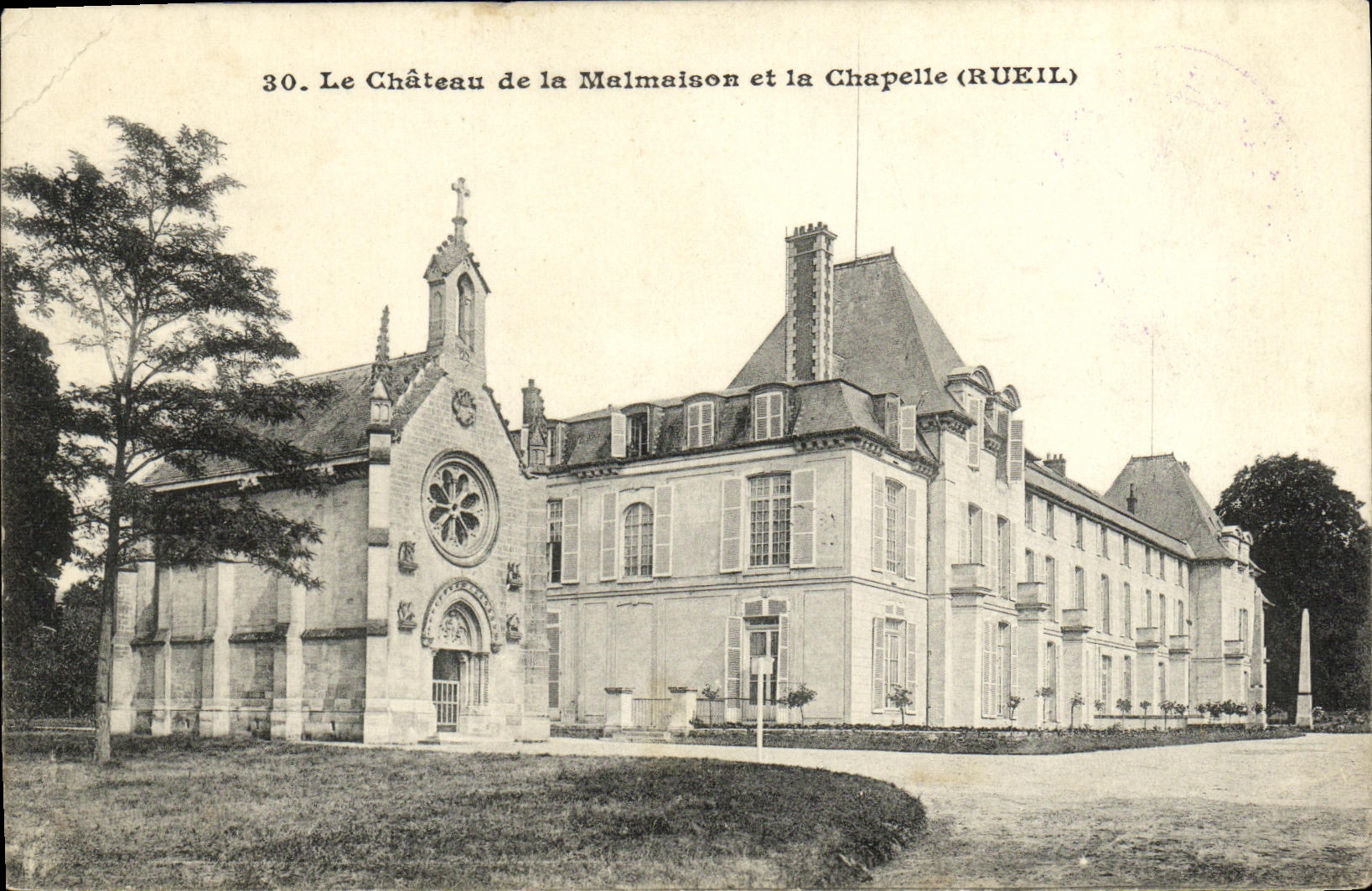 CPA Le Chateau de la Malmaison et la Chapelle
