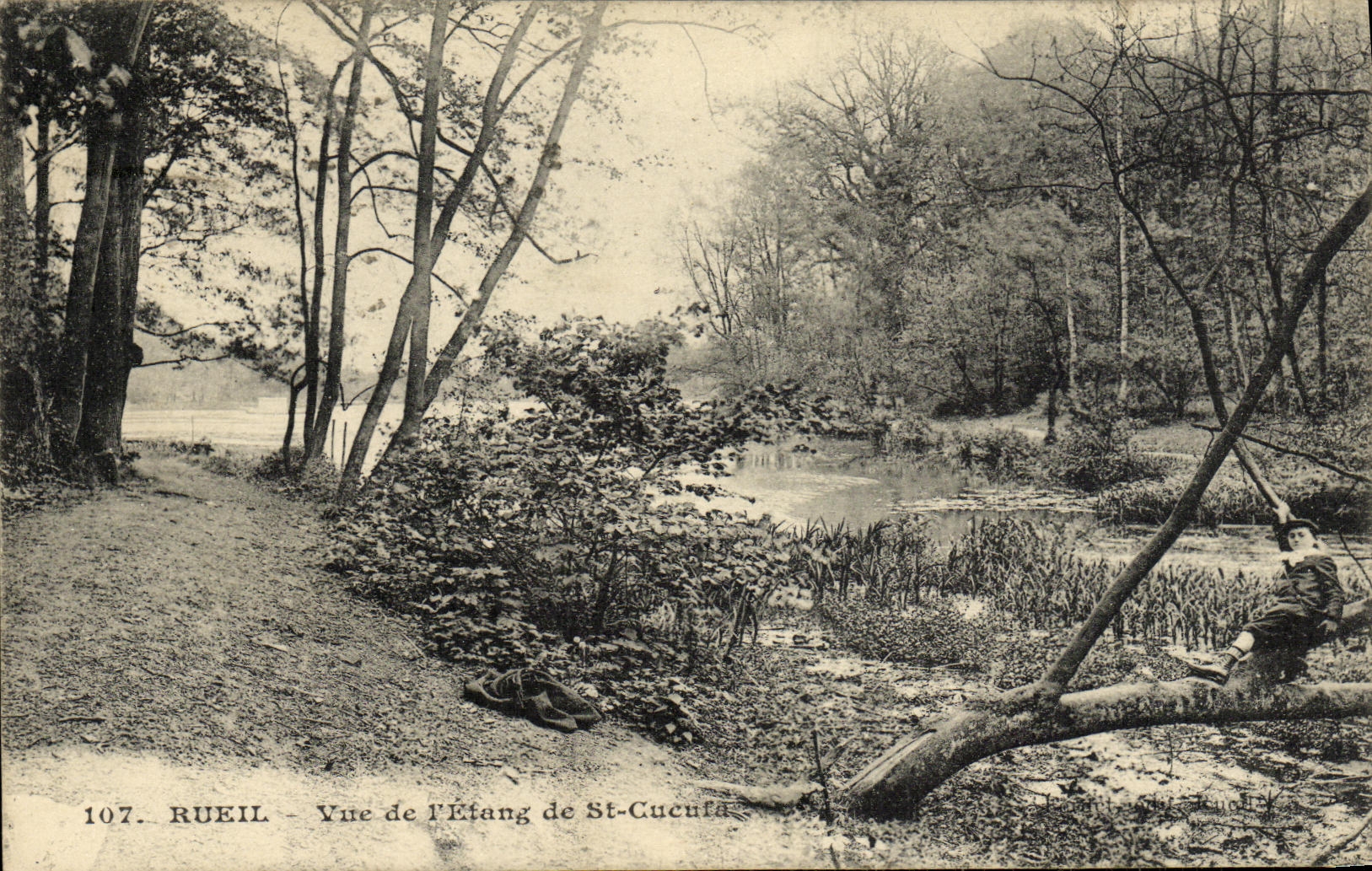 CPA Rueil Vue de l Etang de St Cucufa