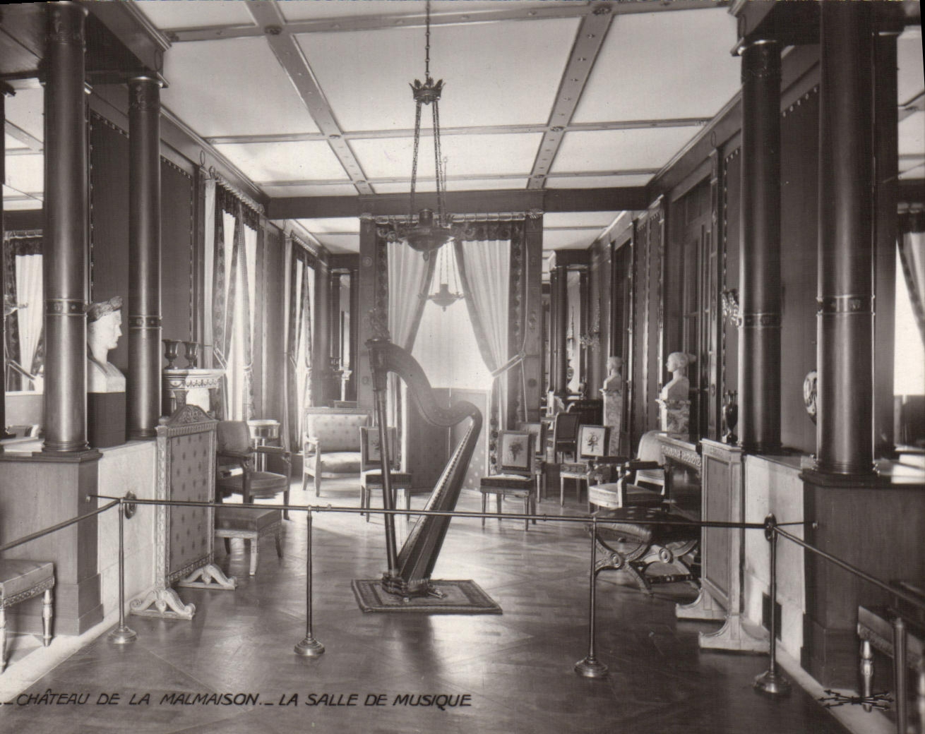 CPA Chateau de la Malmaison La Salle de Musique